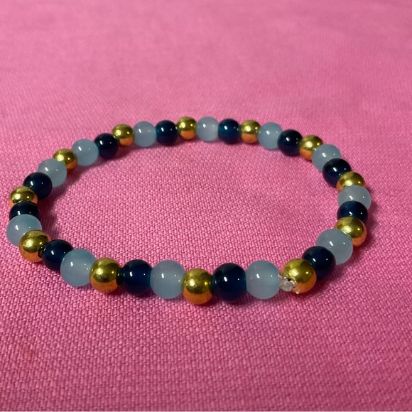 Elegant Gold and Blue Handmade Beaded Bracelet - Picture 4 of 4